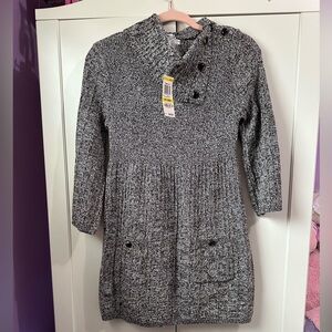 Style and company scowl neck sweater Dress
Size petite size medium NWT